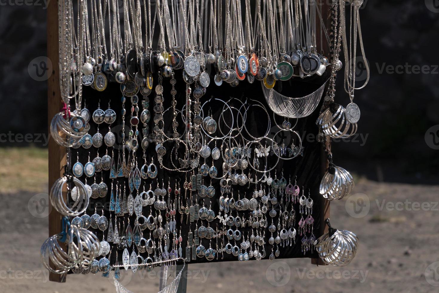 joyas mexicanas a la venta en el mercado foto