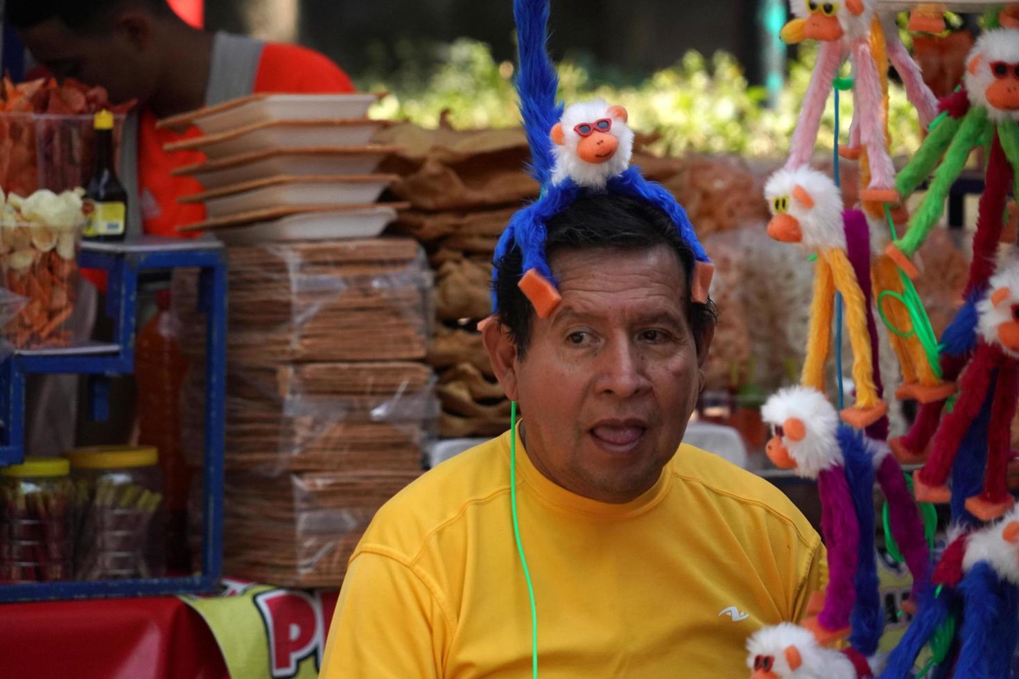 ciudad de méxico, 3 de febrero de 2019 - parque de la ciudad de chapultepec lleno de gente el domingo foto