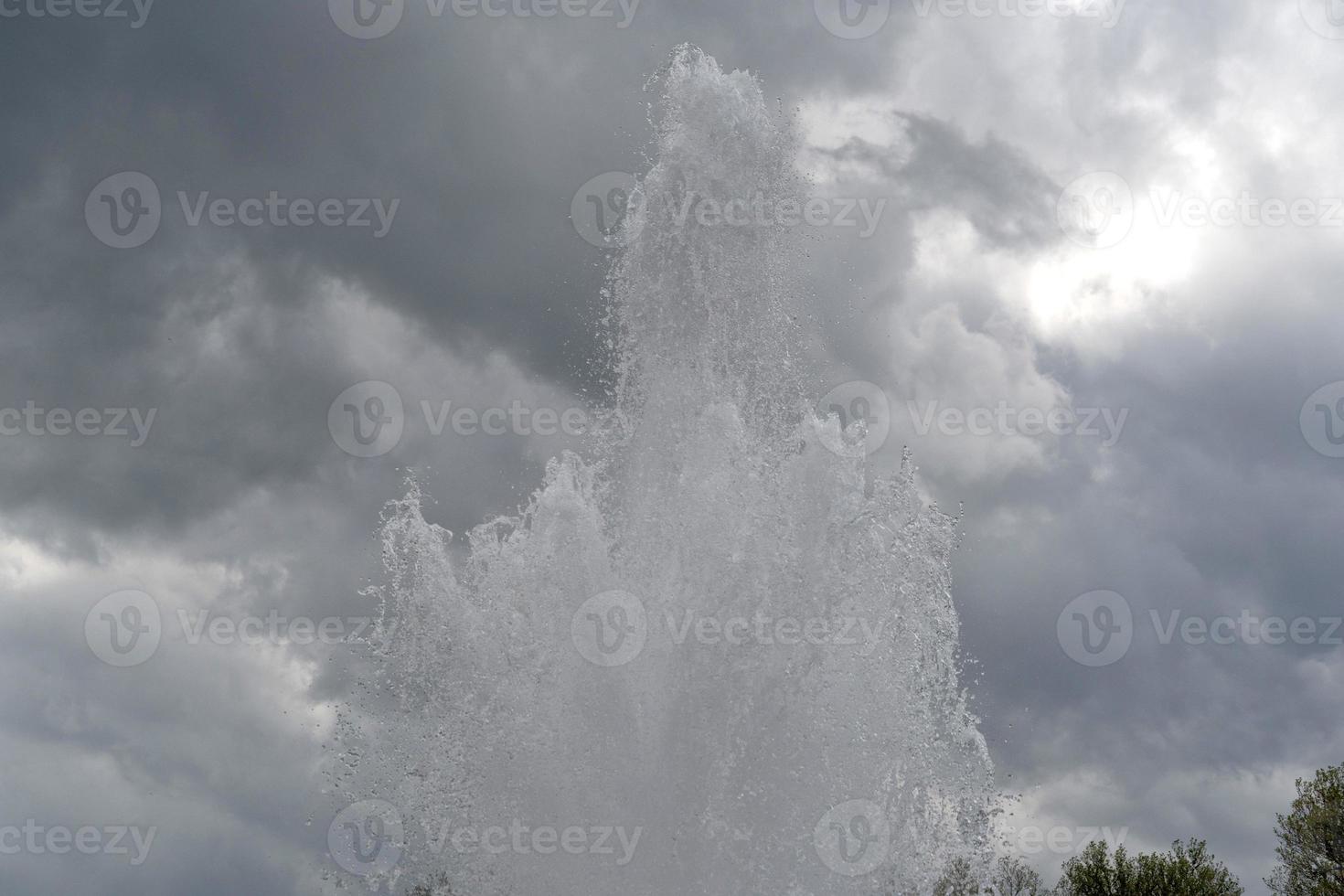 fountain splash detail close up photo