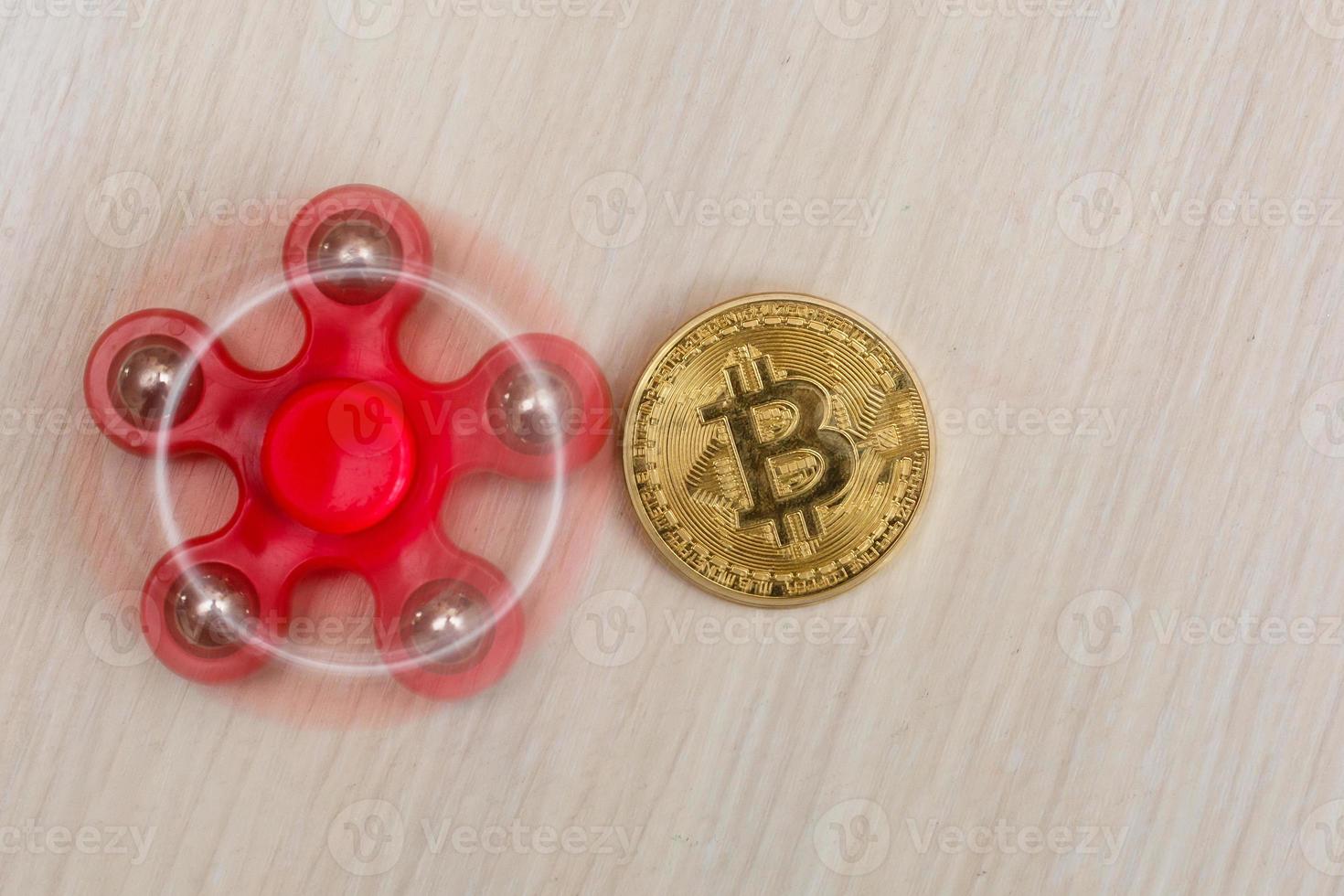 bitcoin spiner is spinning photo