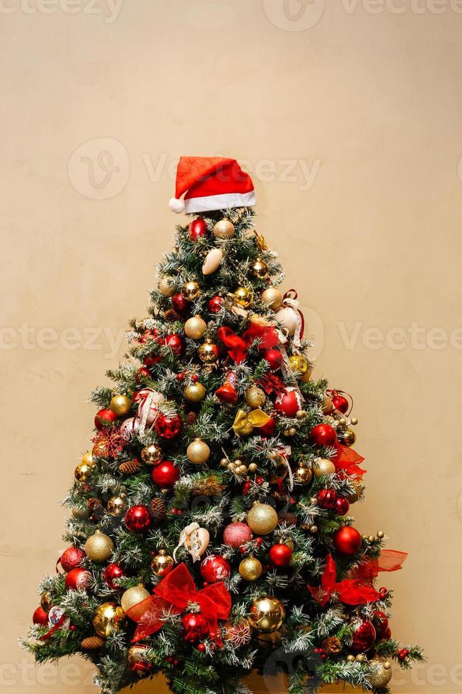 empty wall with christmas decorations tree photo