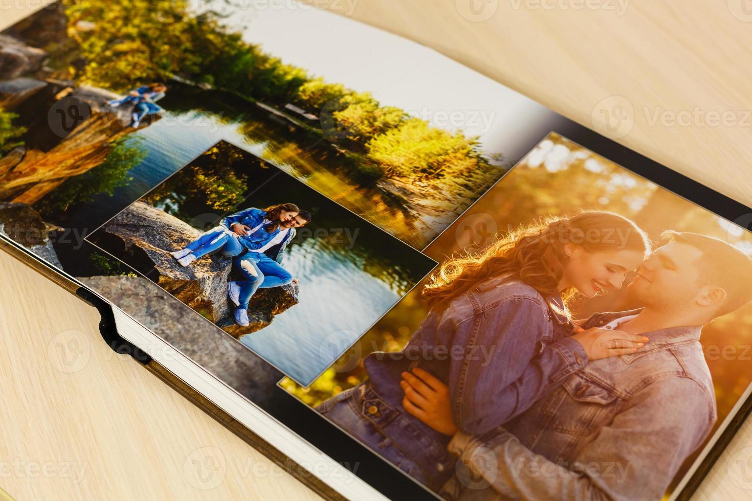 páginas de fotolibro de boda o álbum de boda sobre fondo blanco foto