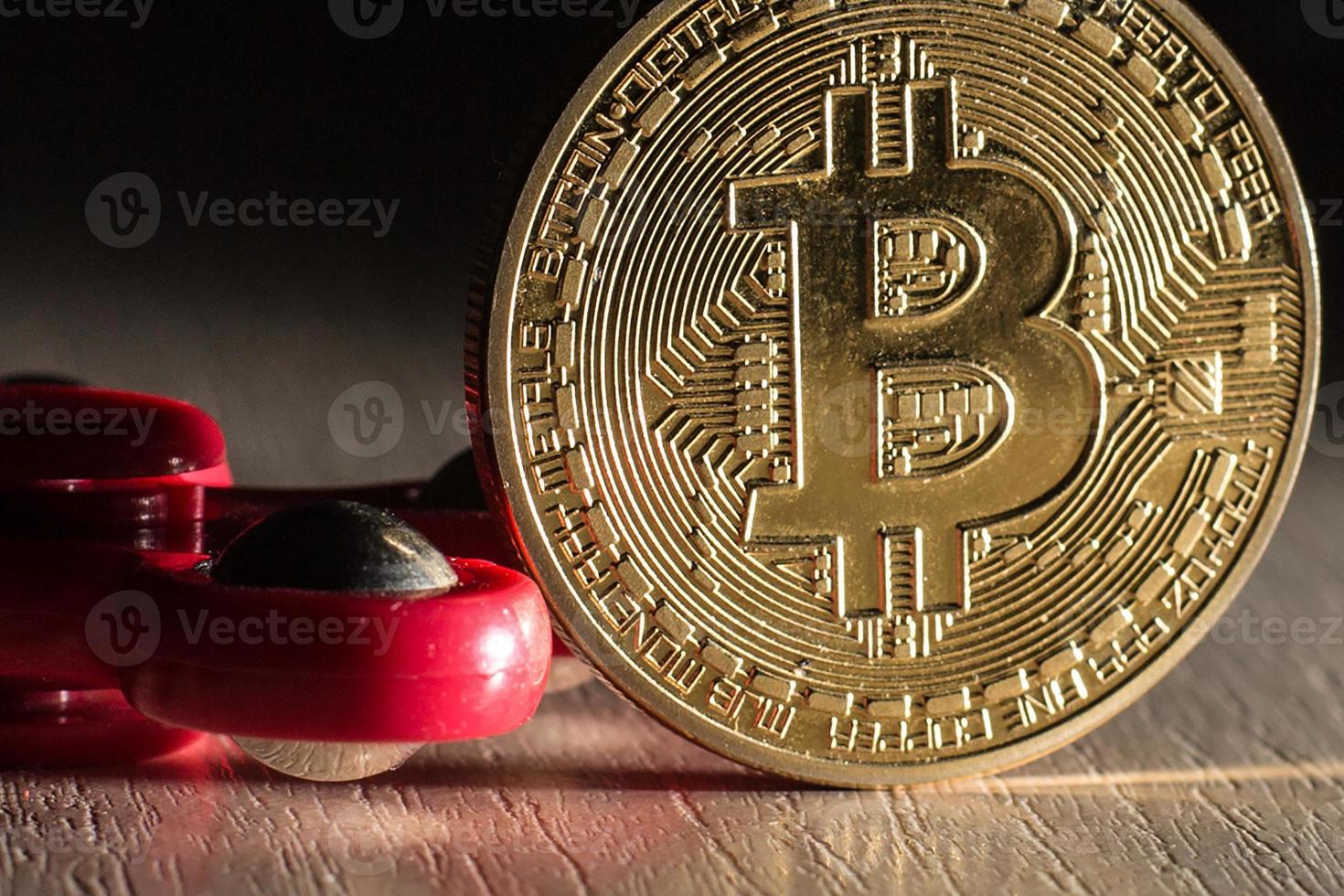 Bitcoin and spinner photo