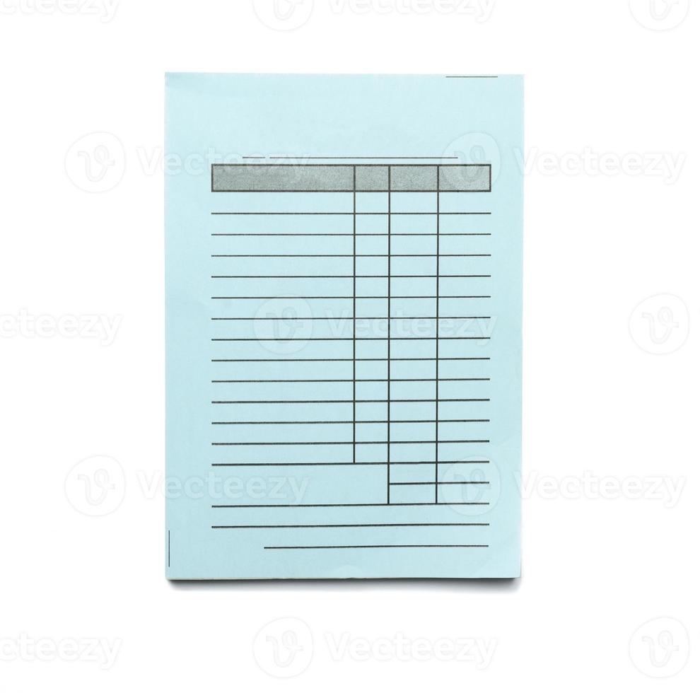 pila de papel en blanco cheques en blanco azul aislado sobre fondo blanco foto