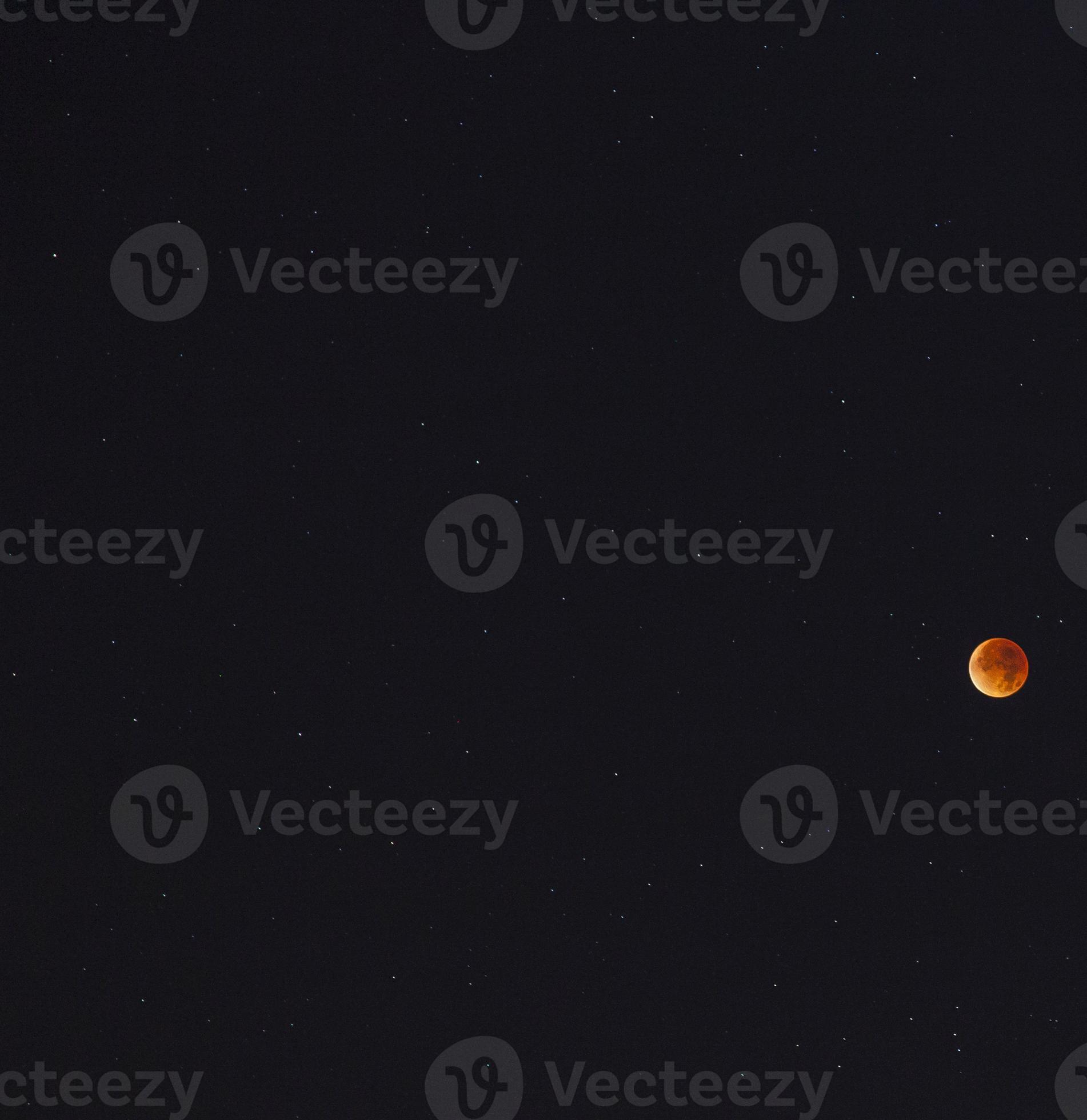 Close up picture of the blood moon during lunar eclipse 17514290 Stock