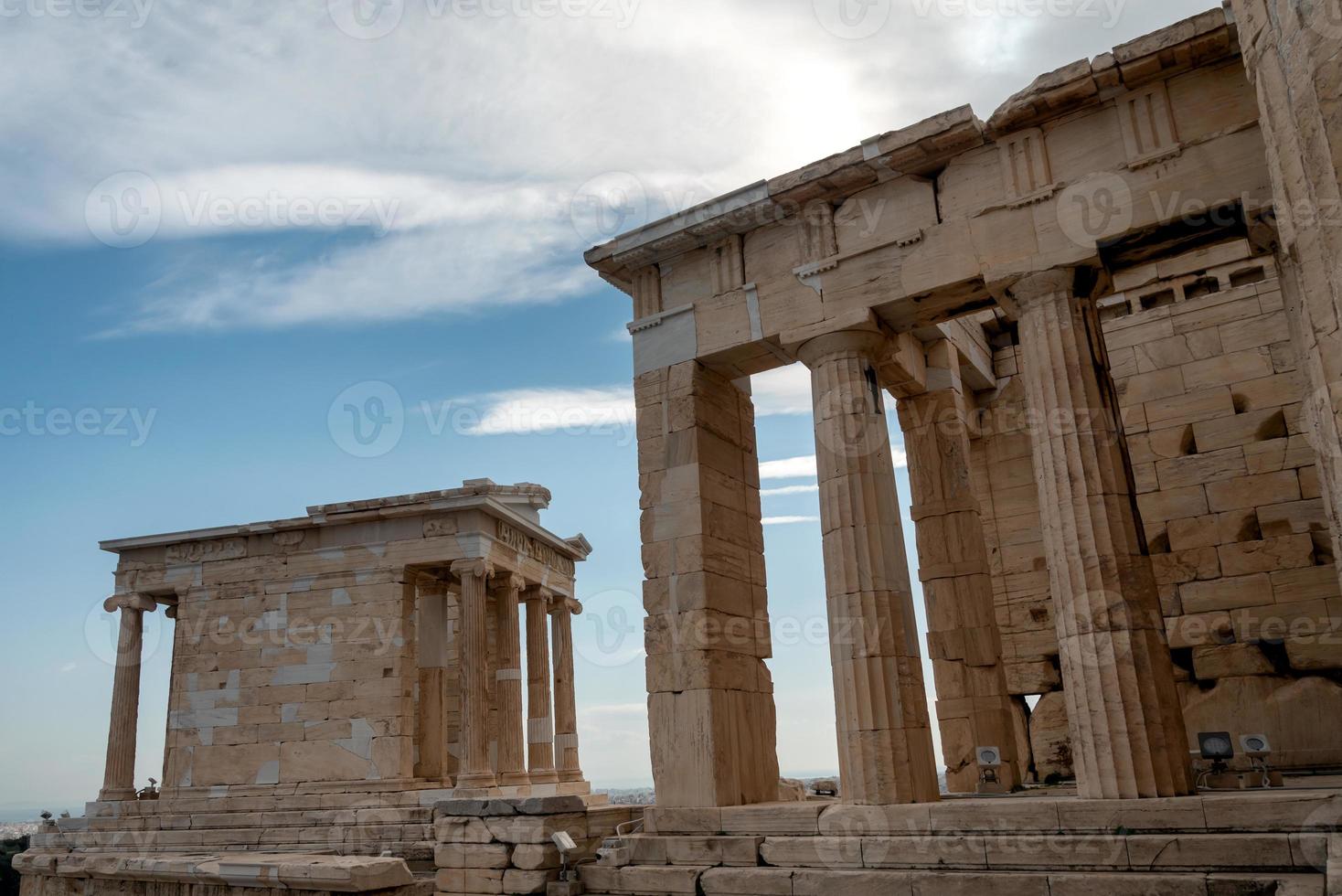 edificio antiguo en atenas grecia foto