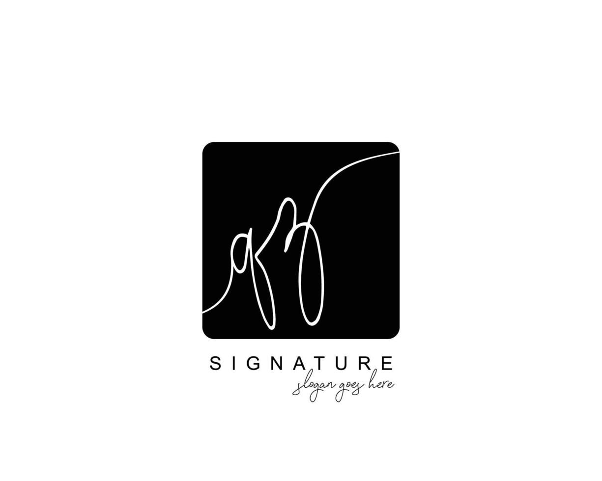 monograma de belleza qz inicial y diseño de logotipo elegante, logotipo de escritura a mano de firma inicial, boda, moda, floral y botánica con plantilla creativa. vector