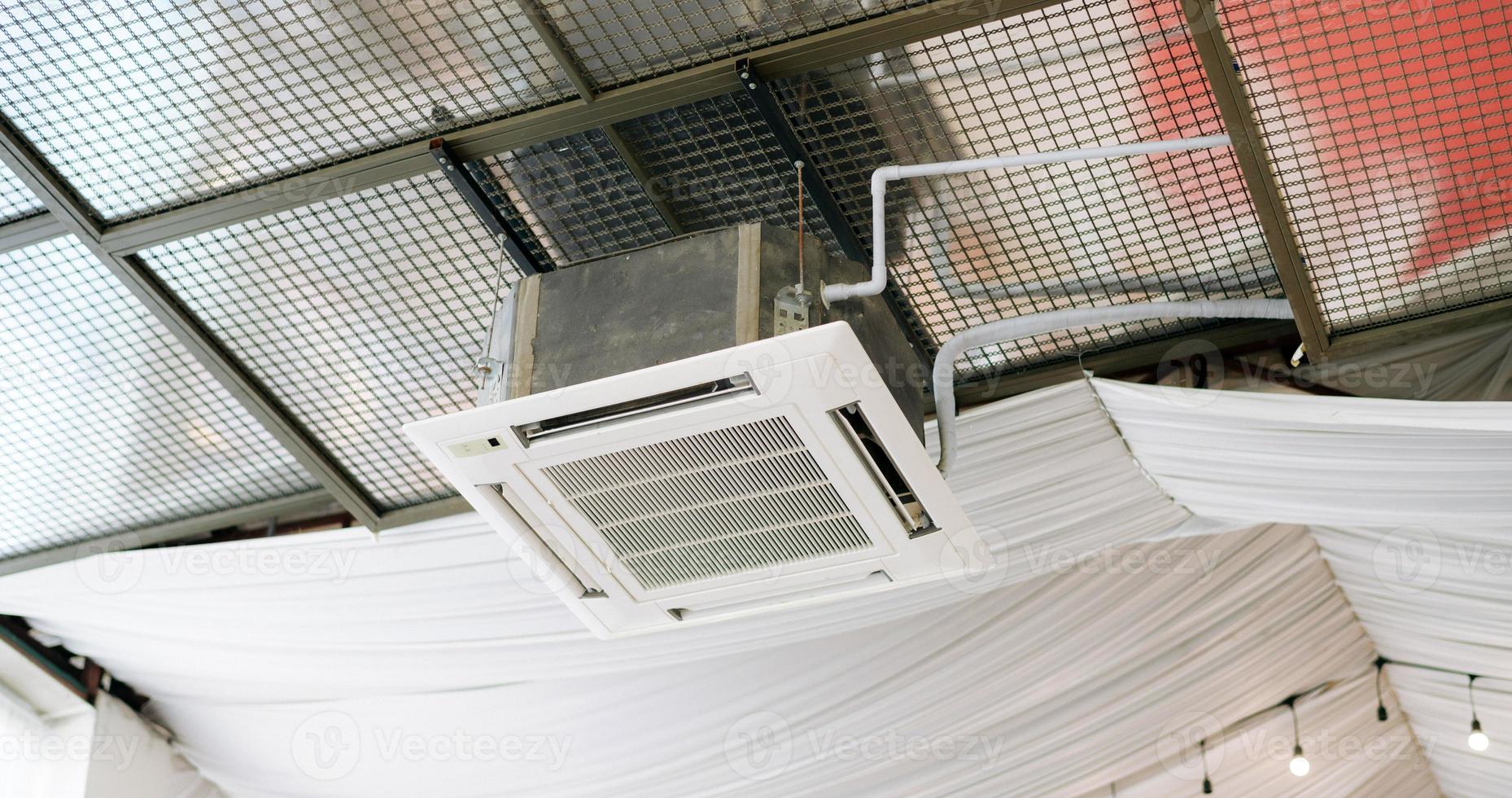 Ceiling mounted cassette type air conditioner for large rooms, exhibition room, Modern cafe photo