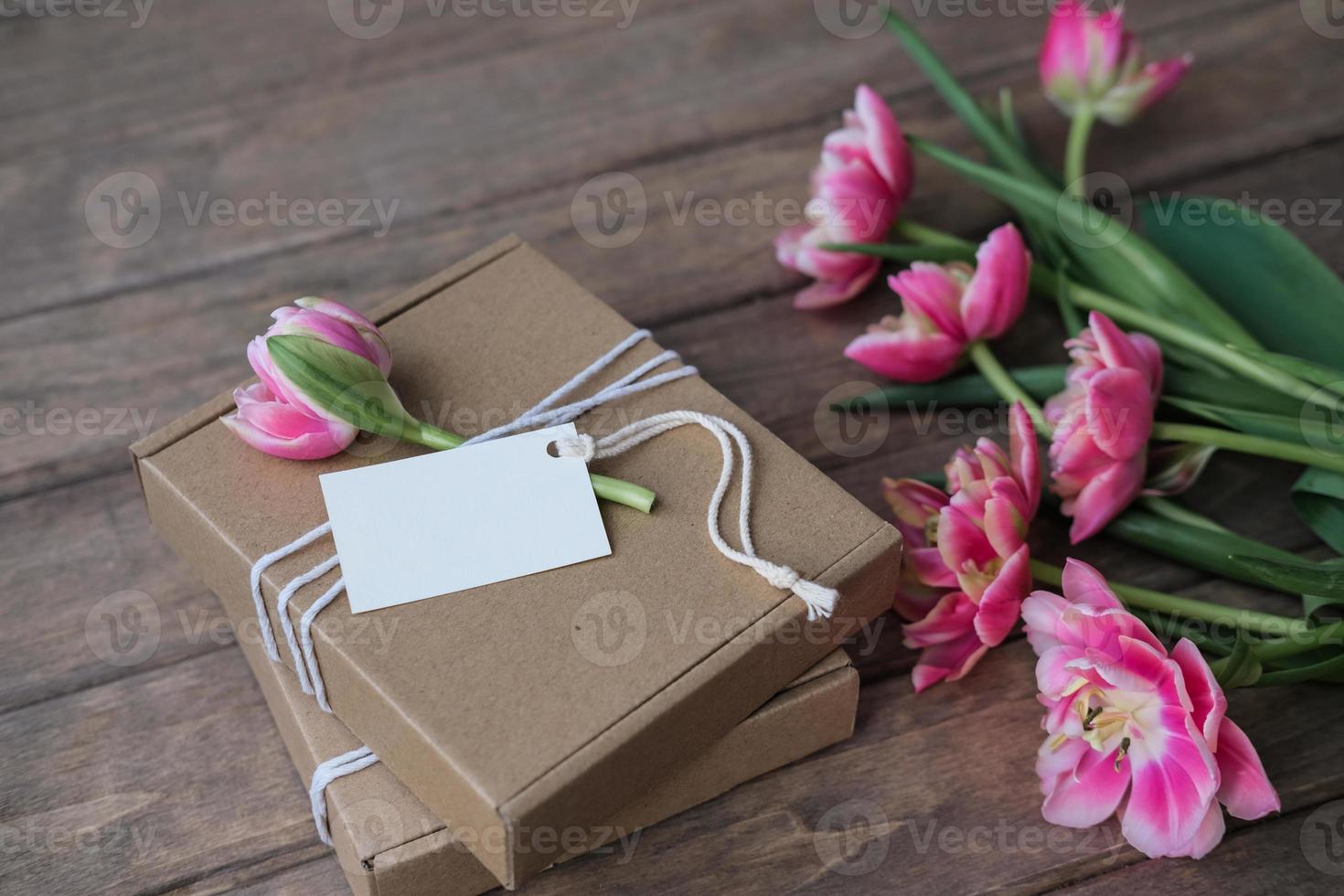 Florist wraps flower bouquet in brown paper and twine 12678683 Stock Video  at Vecteezy