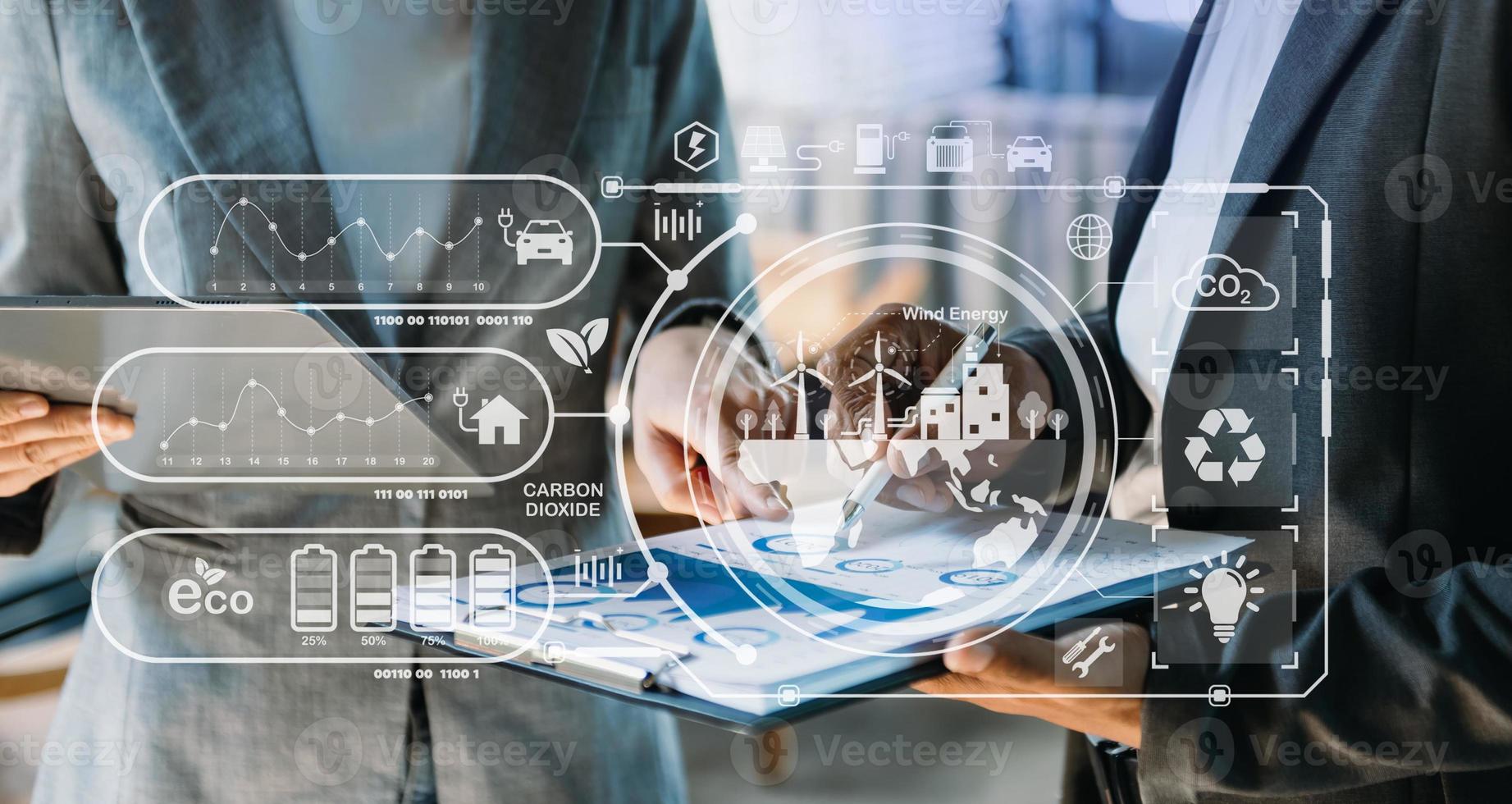 equipo de negocios que trabaja con un teléfono inteligente virtual moderno para reducir las emisiones de co2 huella de carbono cambio climático para limitar el calentamiento global. desarrollo sostenible y concepto de negocio verde. foto