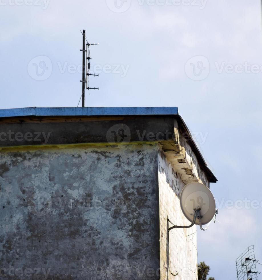 Different types of antennas to receive a television signal photo