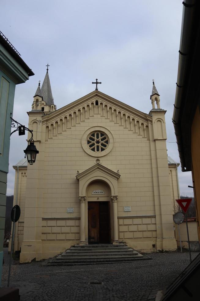 catedral católica romana de san josé en sighisoara foto