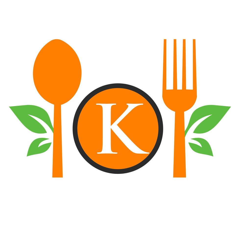 logotipo del restaurante en la plantilla de la letra k. cuchara y tenedor, símbolo de hoja para letrero de cocina, ícono de café, restaurante, vector de negocios de cocina