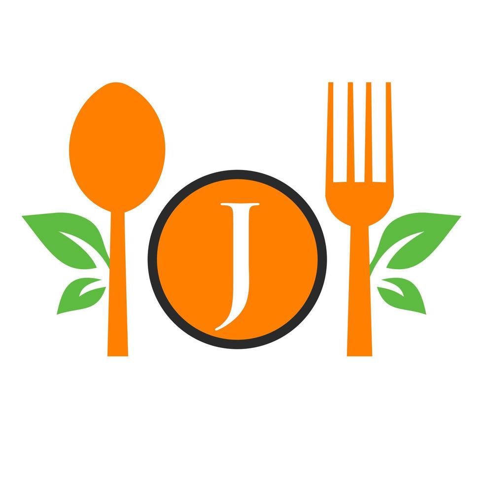 logotipo del restaurante en la plantilla de la letra j. cuchara y tenedor, símbolo de hoja para letrero de cocina, ícono de café, restaurante, vector de negocios de cocina