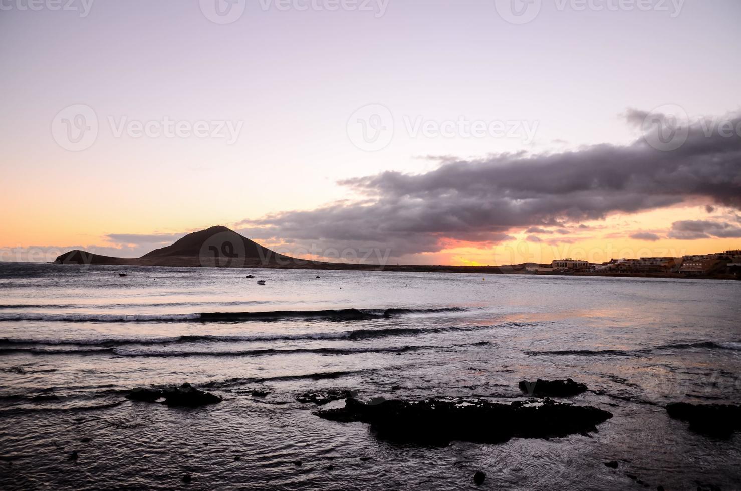 vista panorámica al mar foto