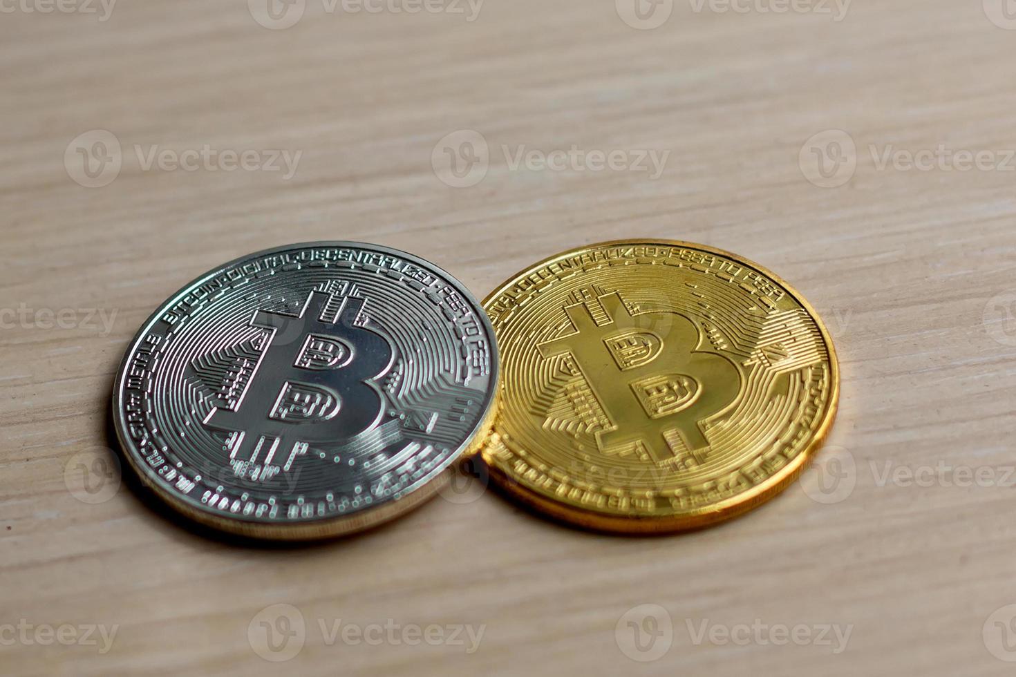 bitcoins de oro y plata foto