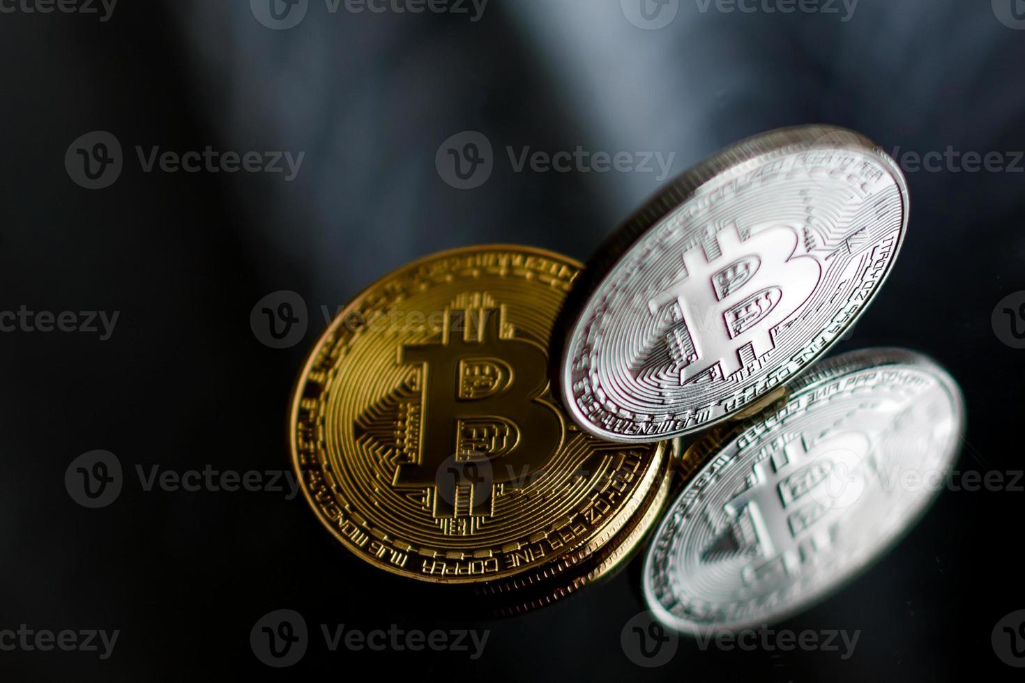 bitcoins de oro y plata foto