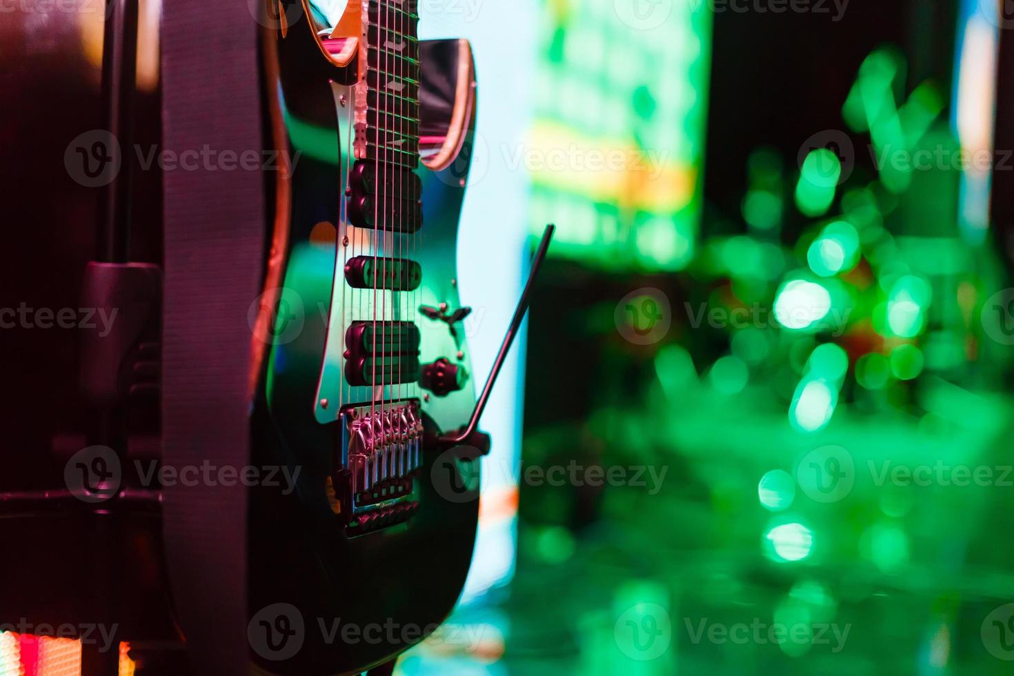 Setting up guitar audio processing effects and electric guitar 17659597