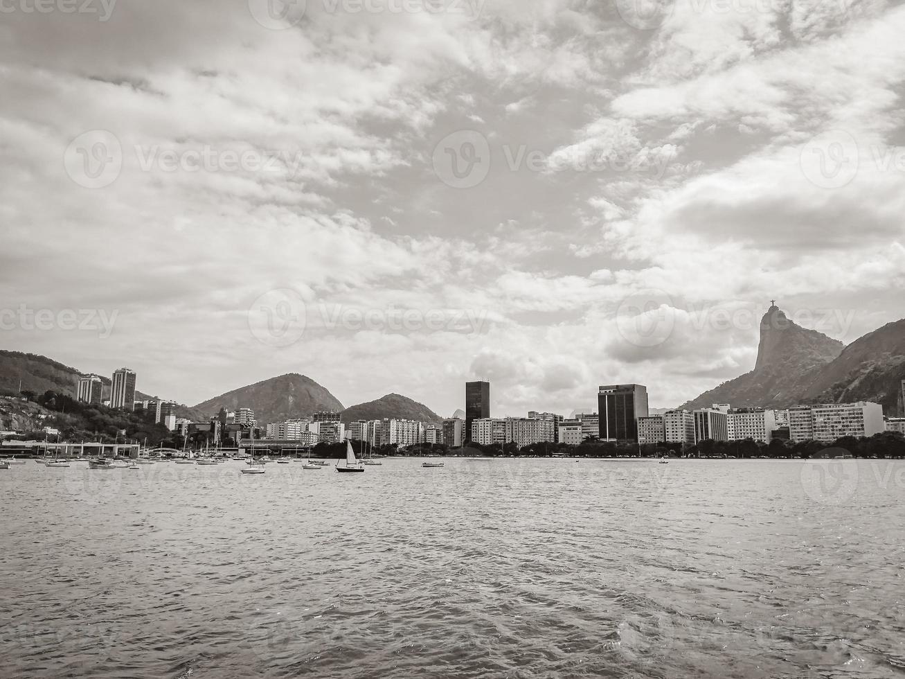 cristo redentor montaña corcovado botafogo paisaje urbano río de janeiro brasil. foto