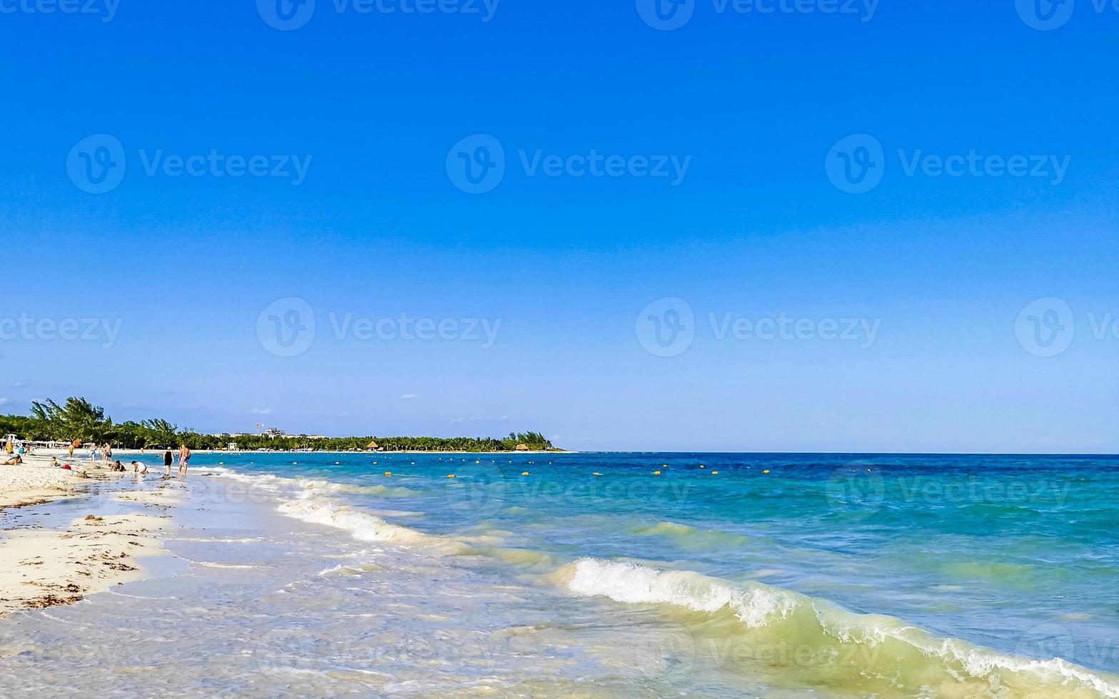 playa caribeña tropical agua clara turquesa playa del carmen méxico. foto