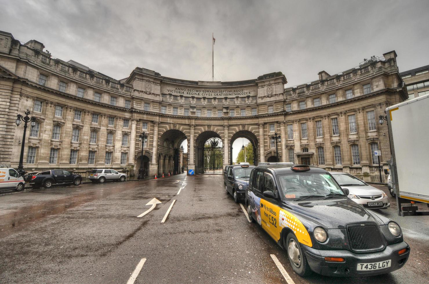 Admirality Arch, London, UK photo