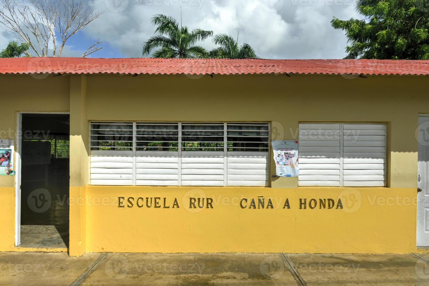 escuela rural en republica dominicana foto