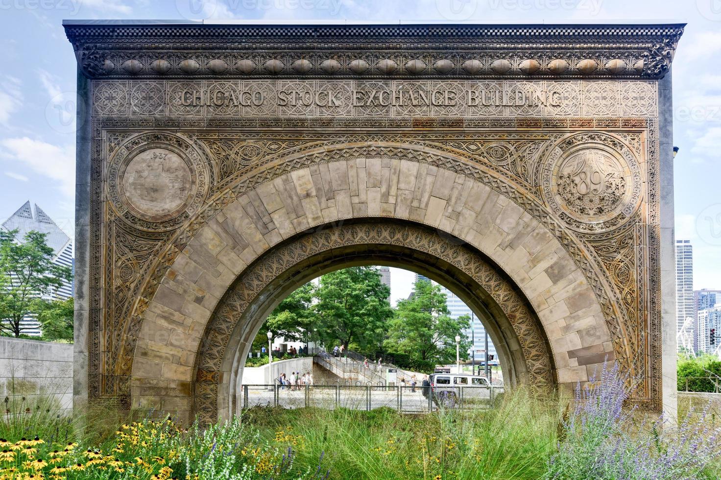 arco del edificio de la bolsa de valores de chicago foto