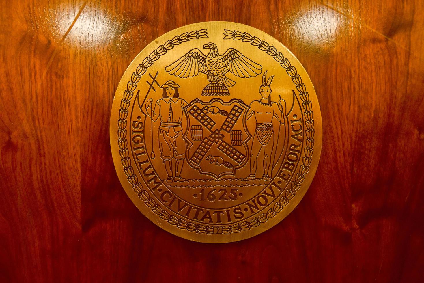New York City  Oct 14 2017   The seal of the New York City adopted in an earlier form in 1686 bears the legend Sigillum Civitatis Novi Eboraci which means simply The Seal of the City of New York photo