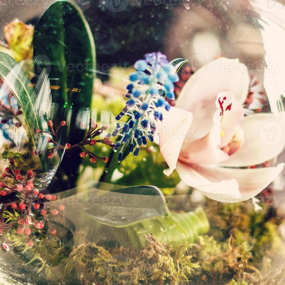 Empty glasses set in restaurant Glasses in the restaurant on the table flowers photo