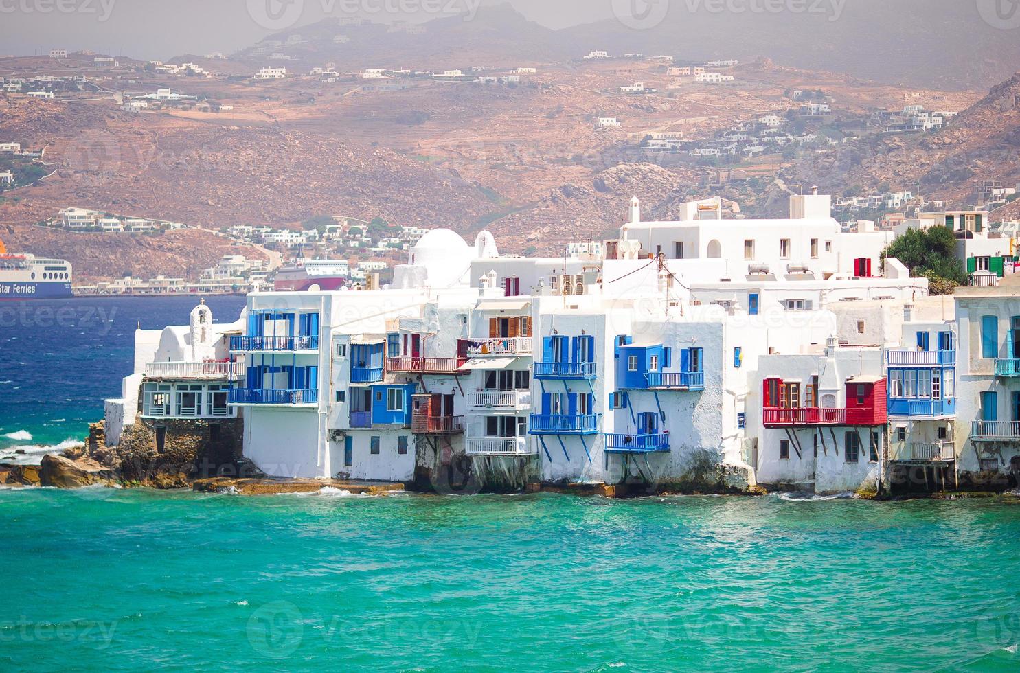 hermosa y pequeña venecia en la isla de mykonos en grecia, cícladas foto