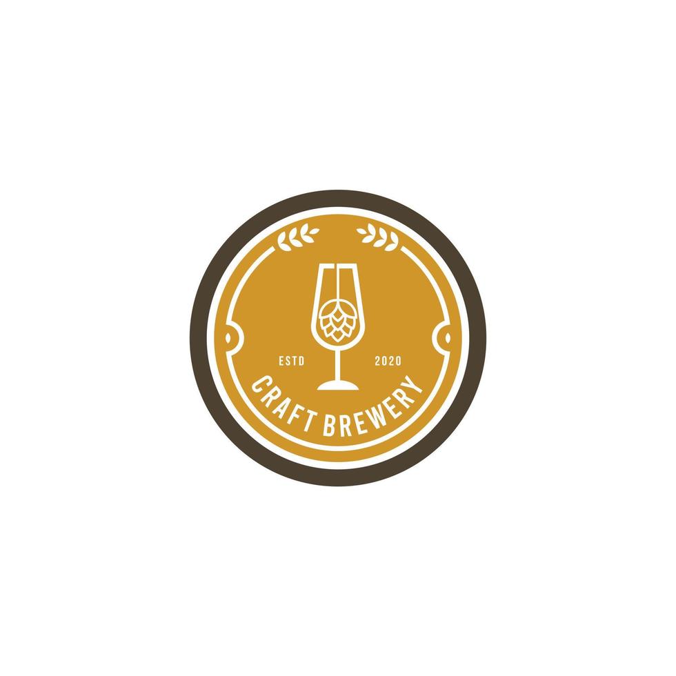 etiqueta de cervecería cervecera con logos de cerveza artesanal, emblemas para cervecería, bar, pub, cervecería, cervecería, taberna en la ilustración vectorial negra vector