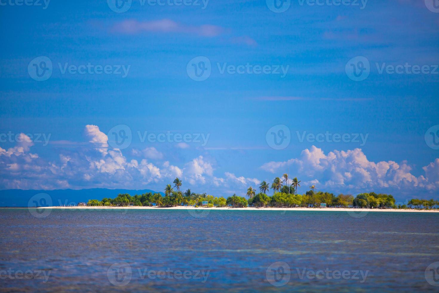 puntod isla desierta perfecta en filipinas foto