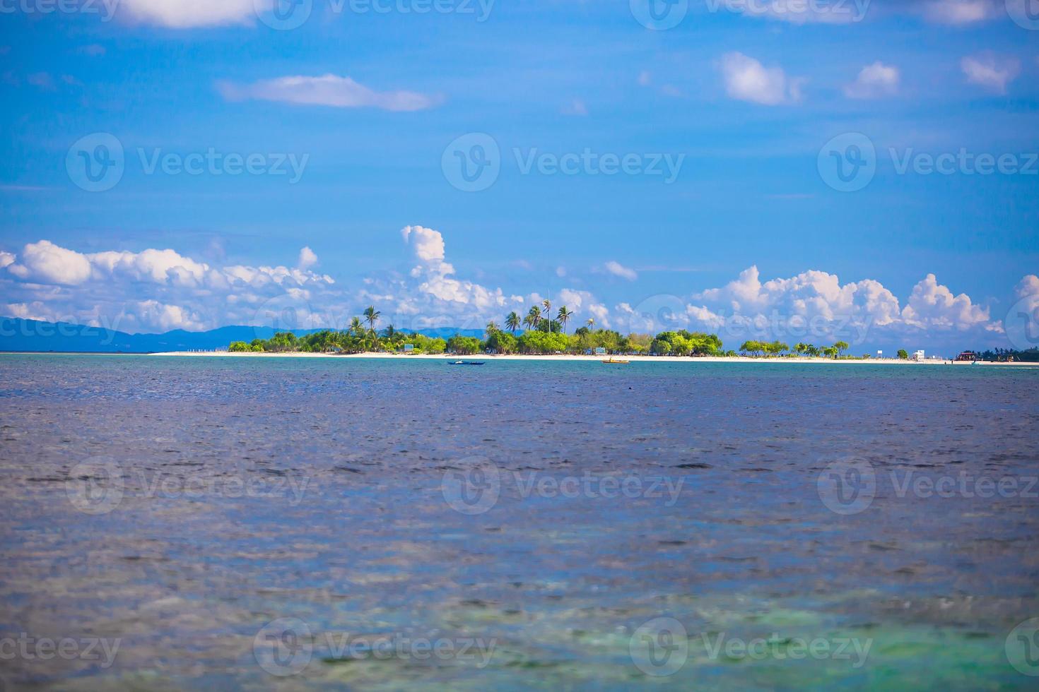 puntod isla desierta perfecta en filipinas foto