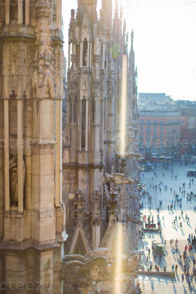 azotea de la catedral del duomo, milán, italia foto