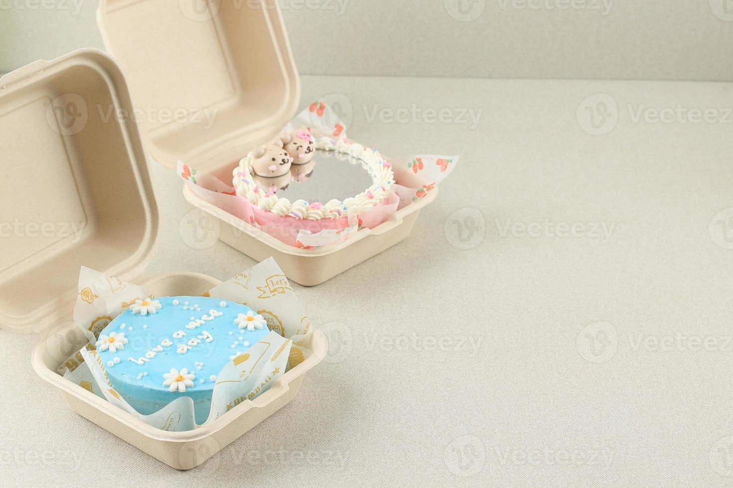 Korean Lunch Box Cake for Valentine Days photo