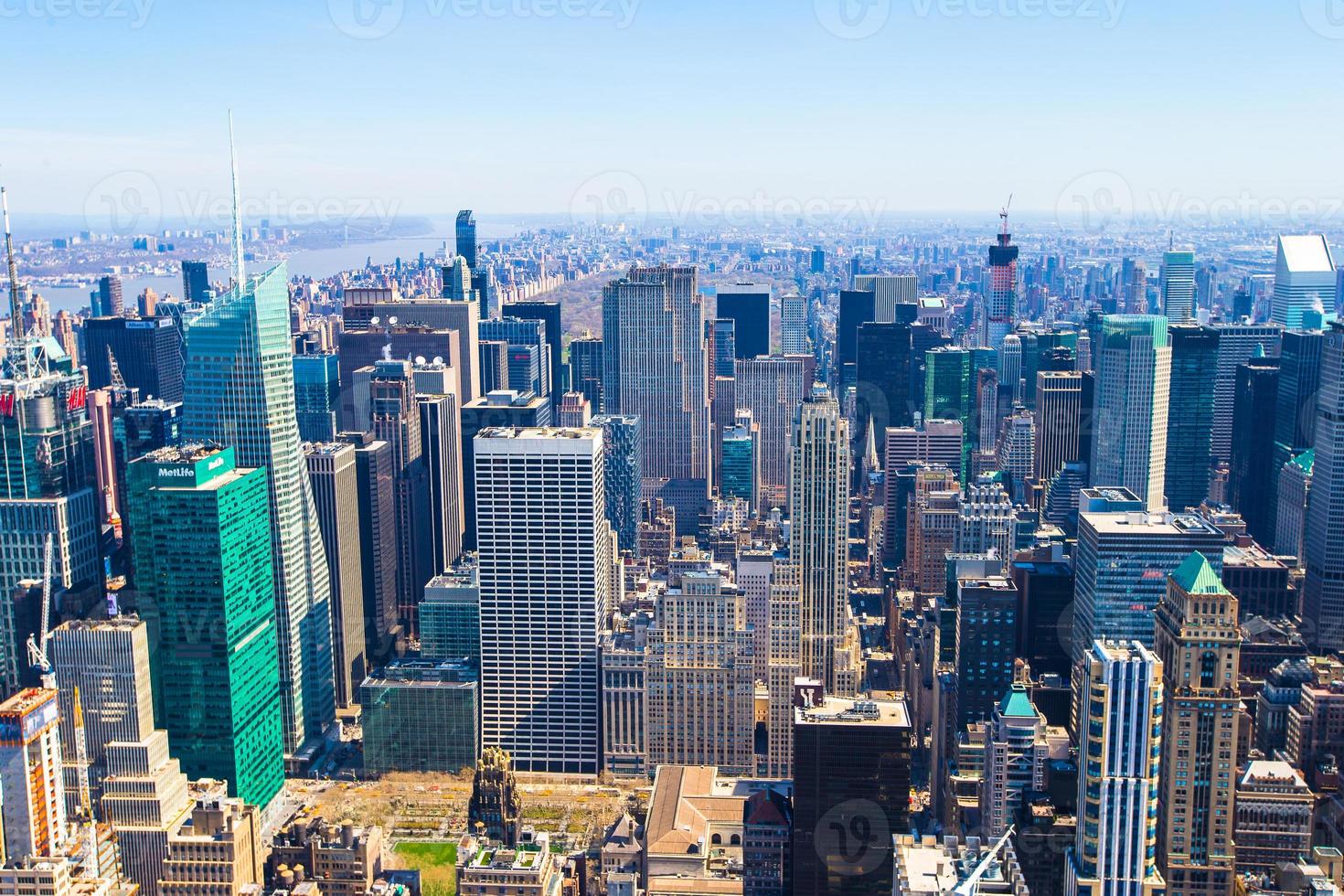 Vew of Manhattan from the Empire State Building, New York photo