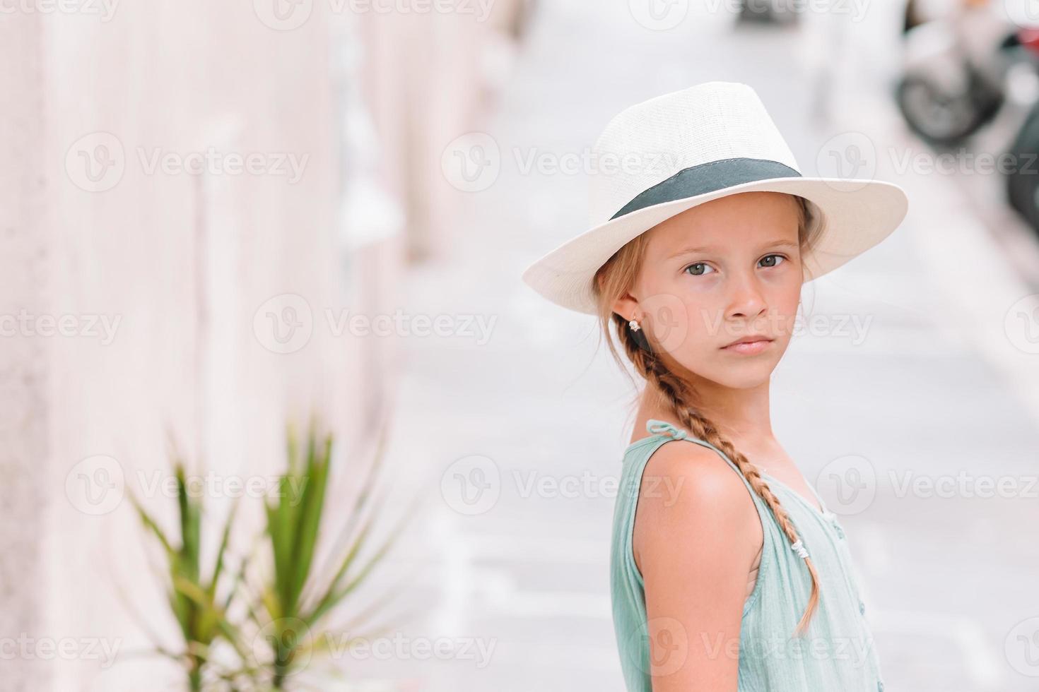 Her Style is a Lot More Casual. Happy Child in Casual Style Natural  Outdoors. Little Girl Wear Baseball Cap Stock Photo - Image of girl,  comfort: 191947756