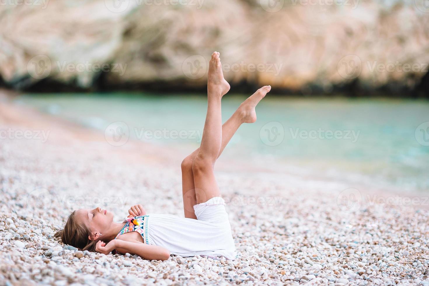 Cute little girl at beach during summer vacation 18107927 Stock Photo