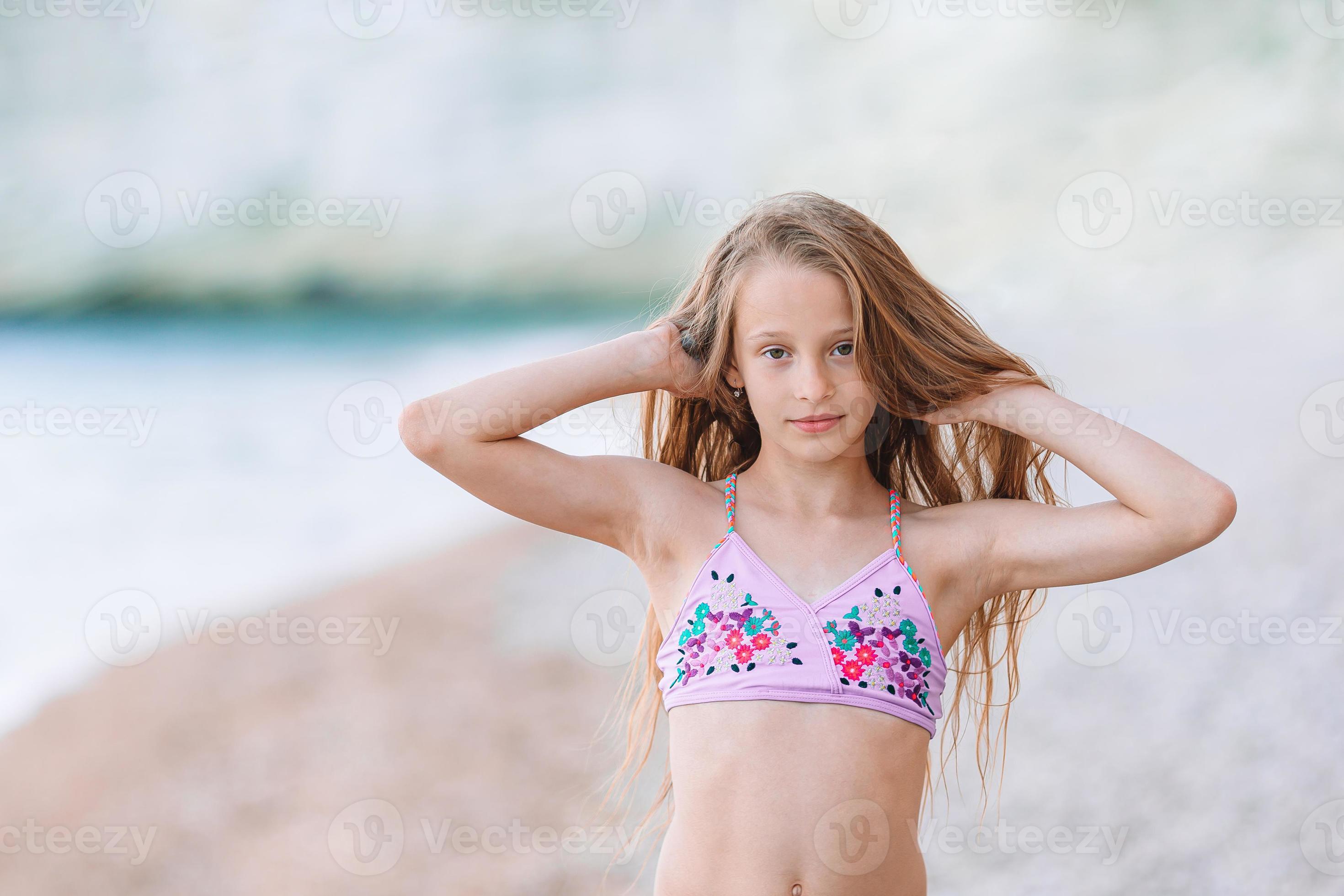 Cute Little Girl At Beach During Summer Vacation 18114003 Stock Photo 