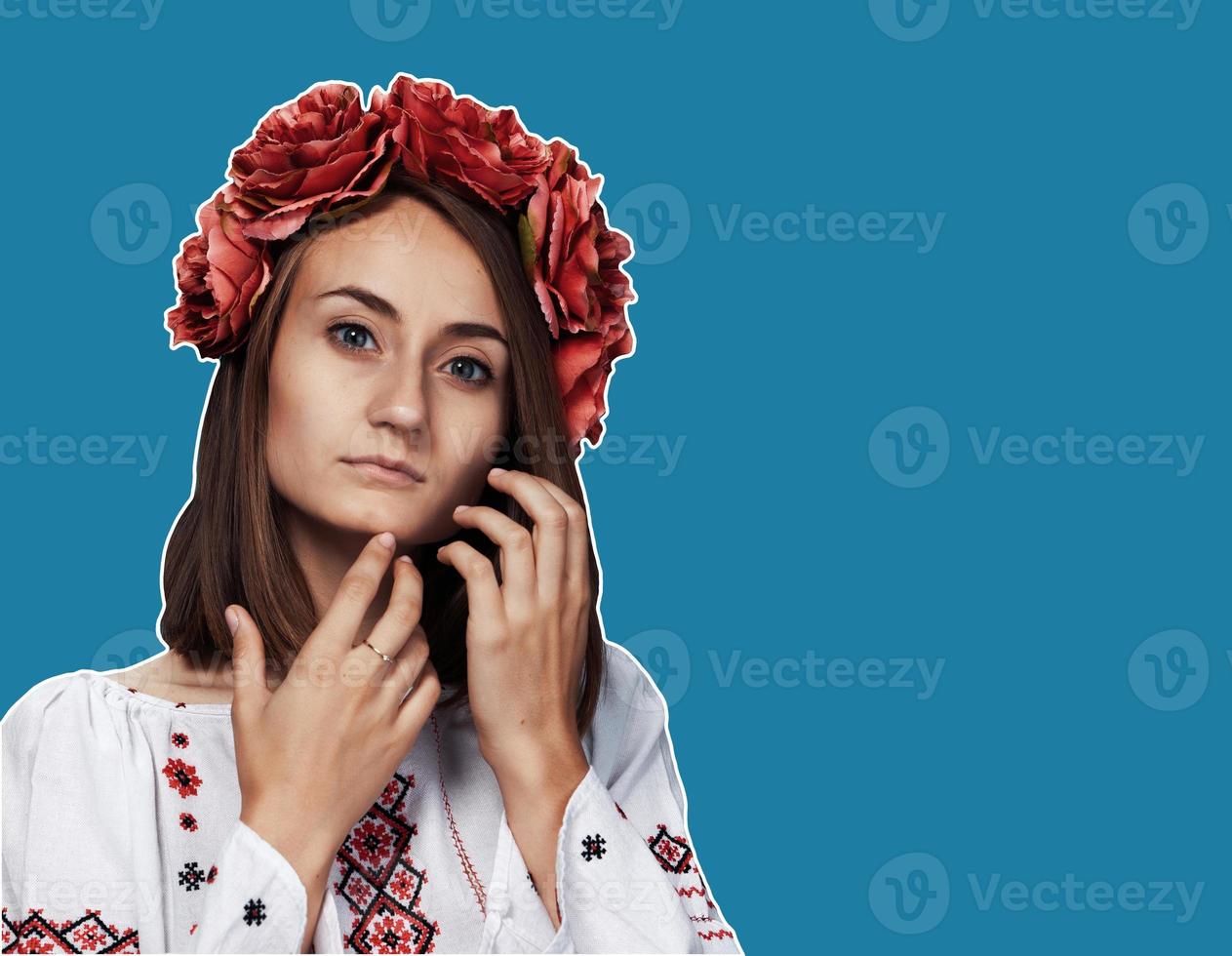 niña en el traje nacional ucraniano foto