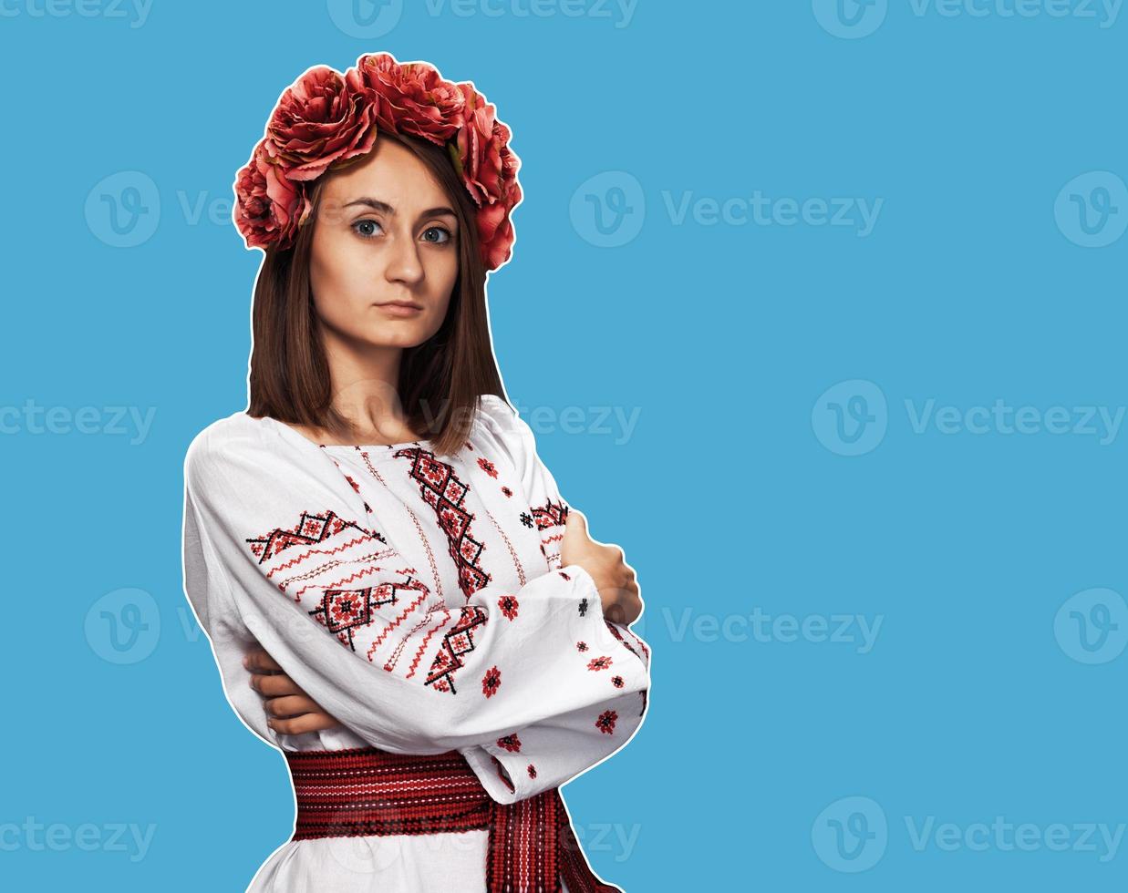 niña en el traje nacional ucraniano foto