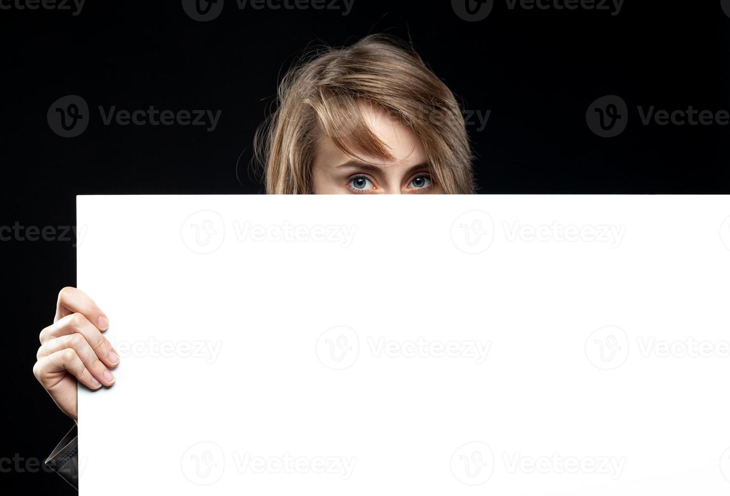 retrato de una joven mujer emocional foto