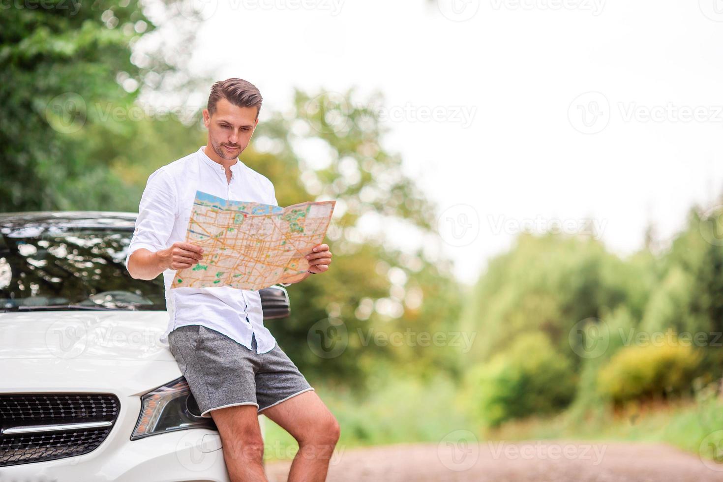 Young couple tourist enjoying on summer vacation photo