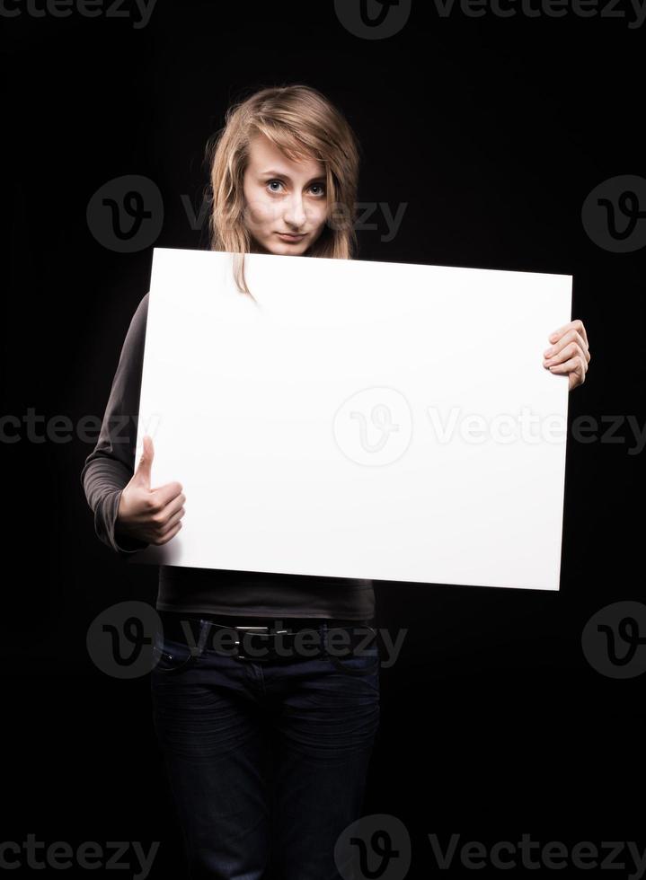 retrato de una joven mujer emocional foto