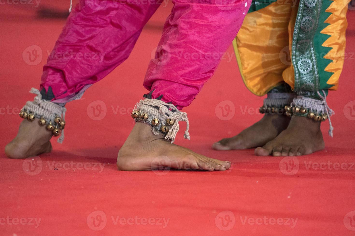 detalle de pie de danza tradicional india foto