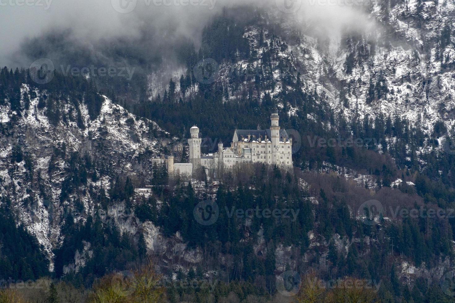 castillo de neuschwanstein en invierno foto