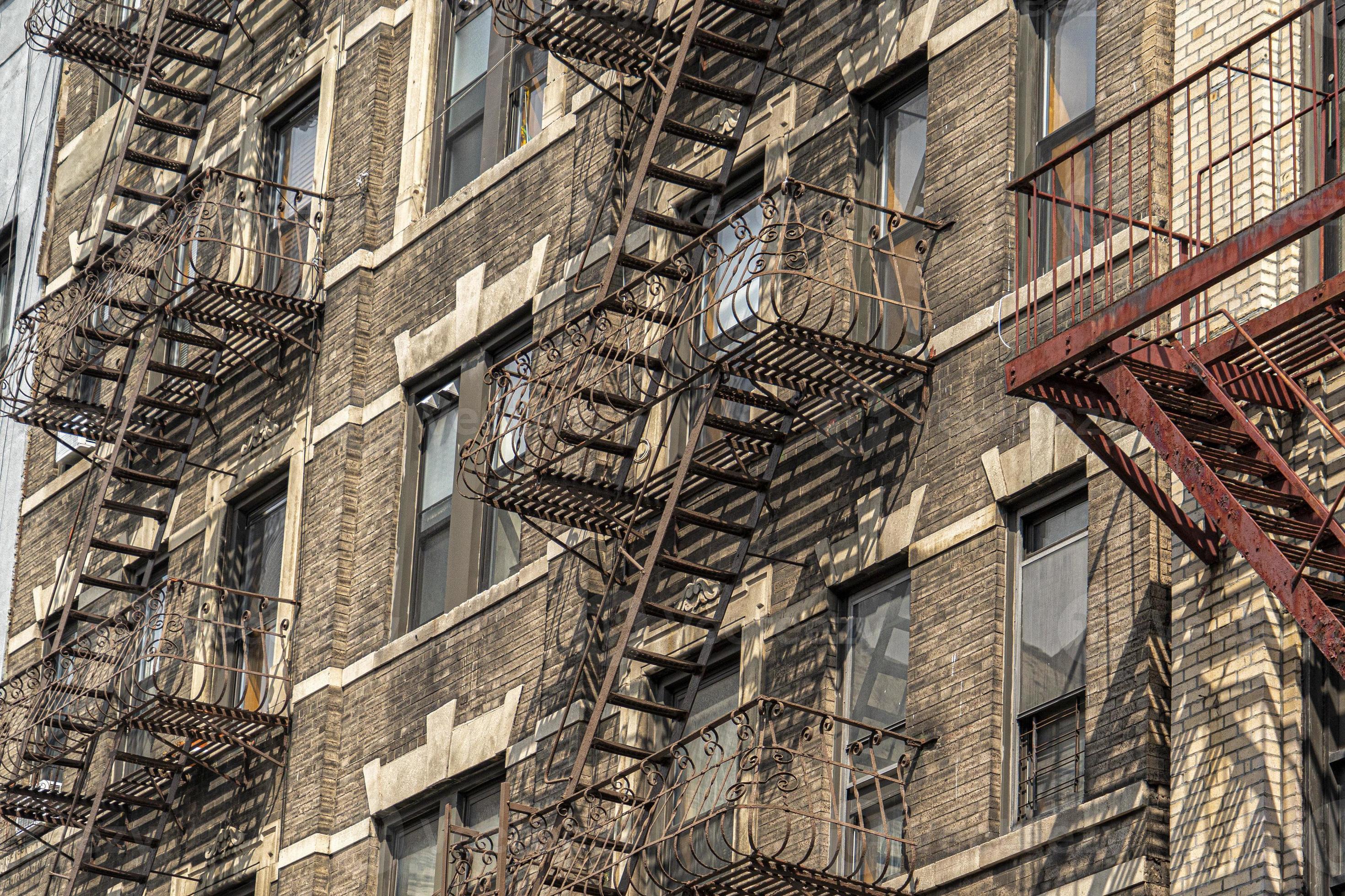 fire escape ladder in new york city building 18746530 Stock Photo