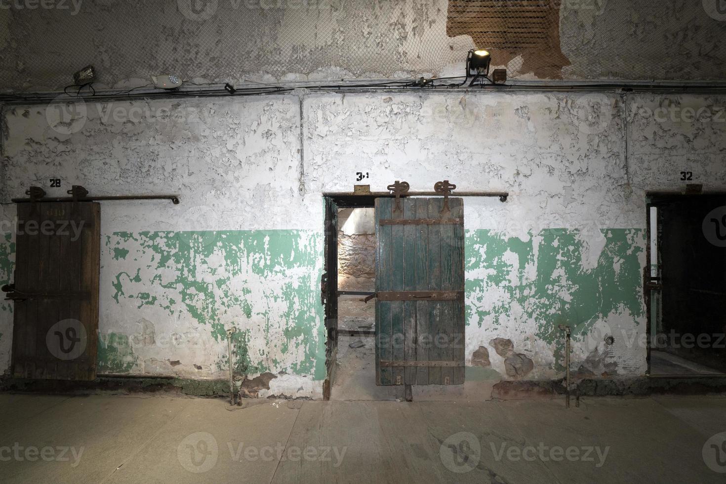 old philadelphia abandoned penitentiary photo