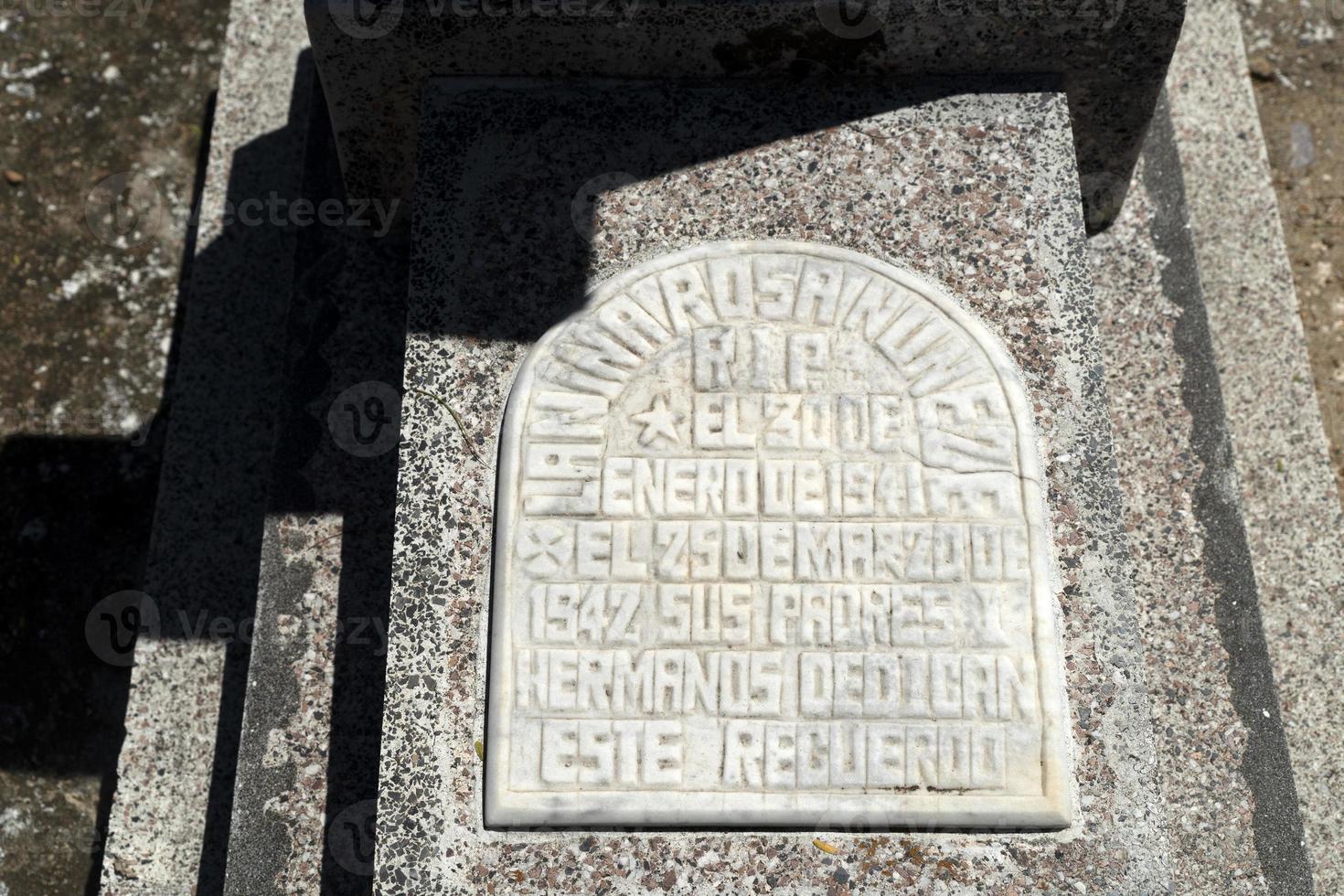 antiguo cementerio mexicano en el pueblo minero el triunfo baja california sur foto