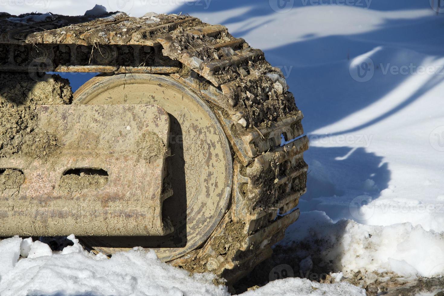 caterpillar track close up photo